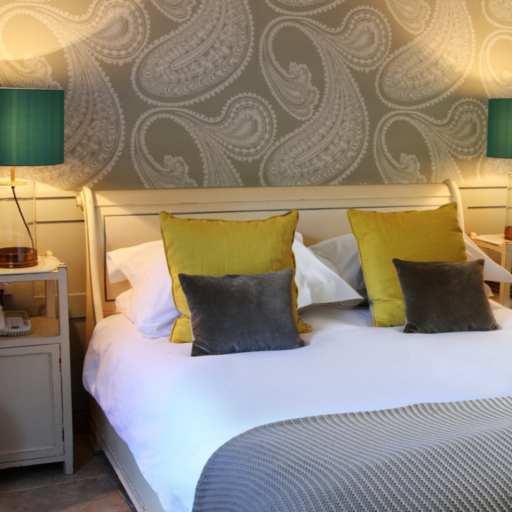 The King's Head Inn - A Cotswolds Country Pub With Accommodation In The Cotswolds