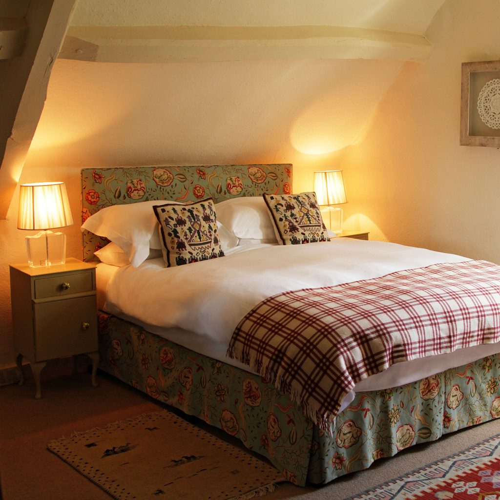 The King's Head Inn - A Country Pub With Accommodation In The Cotswolds