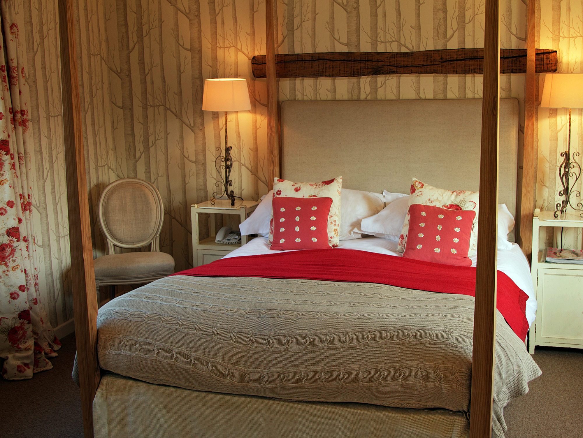 The King's Head Inn - A Cotswolds Country Pub With Courtyard Accommodation