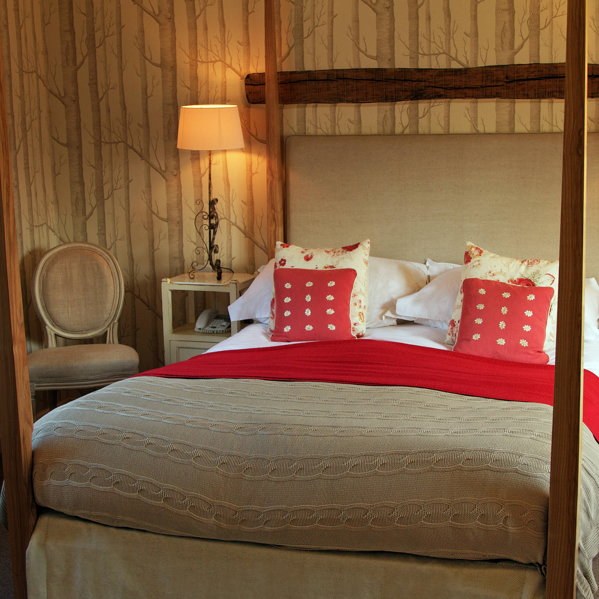 The King's Head Inn - A Country Pub With Accommodation, Restaurant & Gardens In The Cotswolds