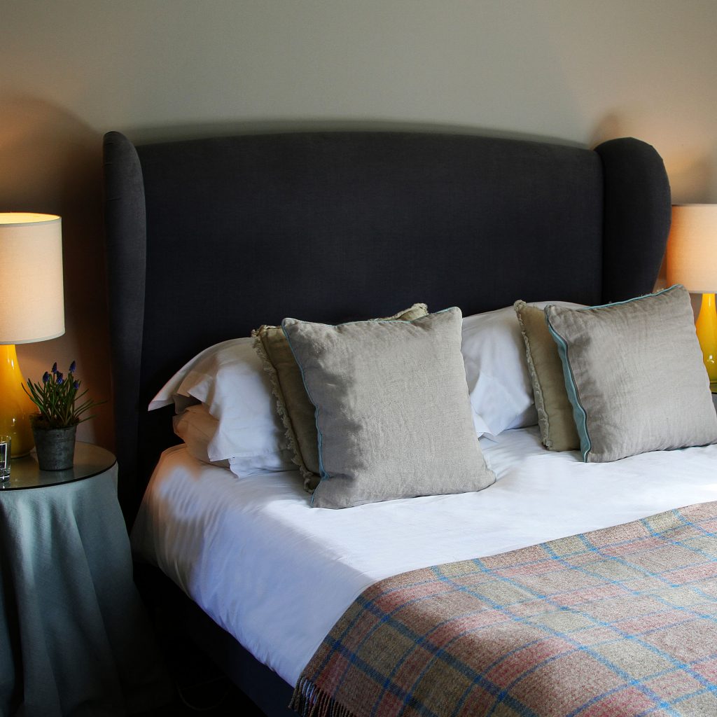 The King's Head Inn - A Cotswold Pub With Bedrooms, Restaurant & Gardens