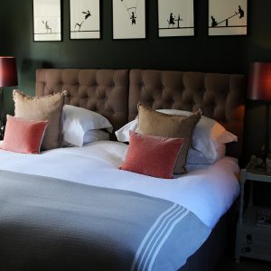 The King's Head Inn - A Country Pub With Accommodation, Restaurant & Gardens In The Heart Of The Cotswolds