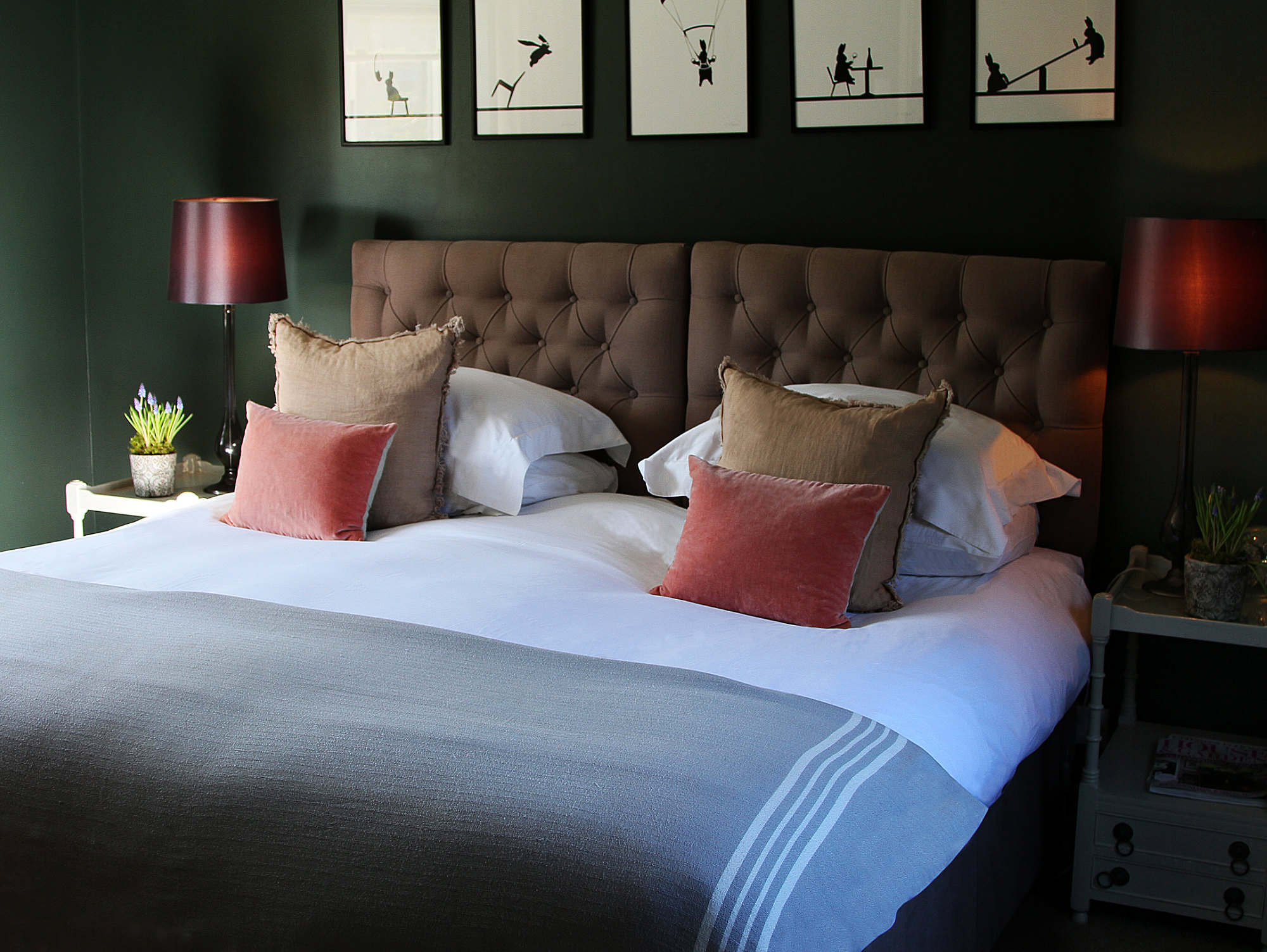 The King's Head Inn - A Country Pub With Courtyard Accommodation In The Cotswolds