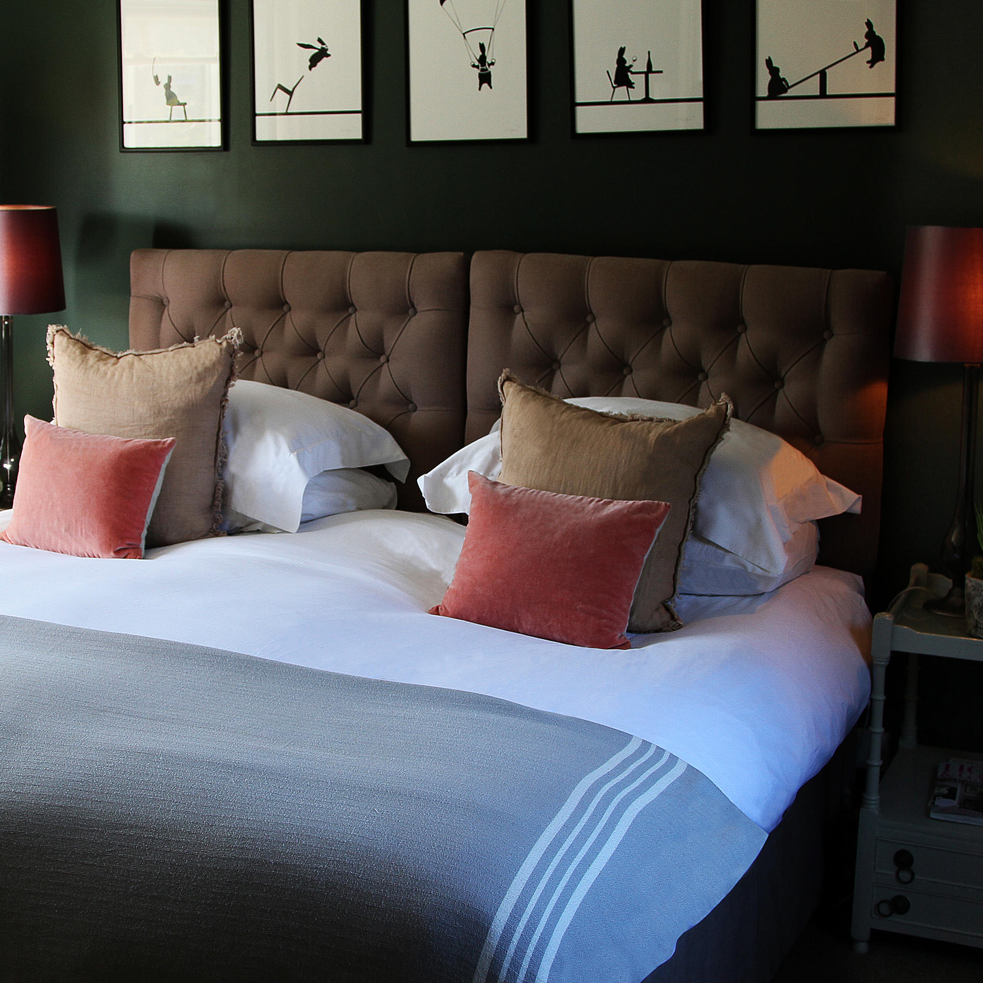 The King's Head Inn - A Country Pub With Accommodation, Restaurant & Gardens In The Heart Of The Cotswolds
