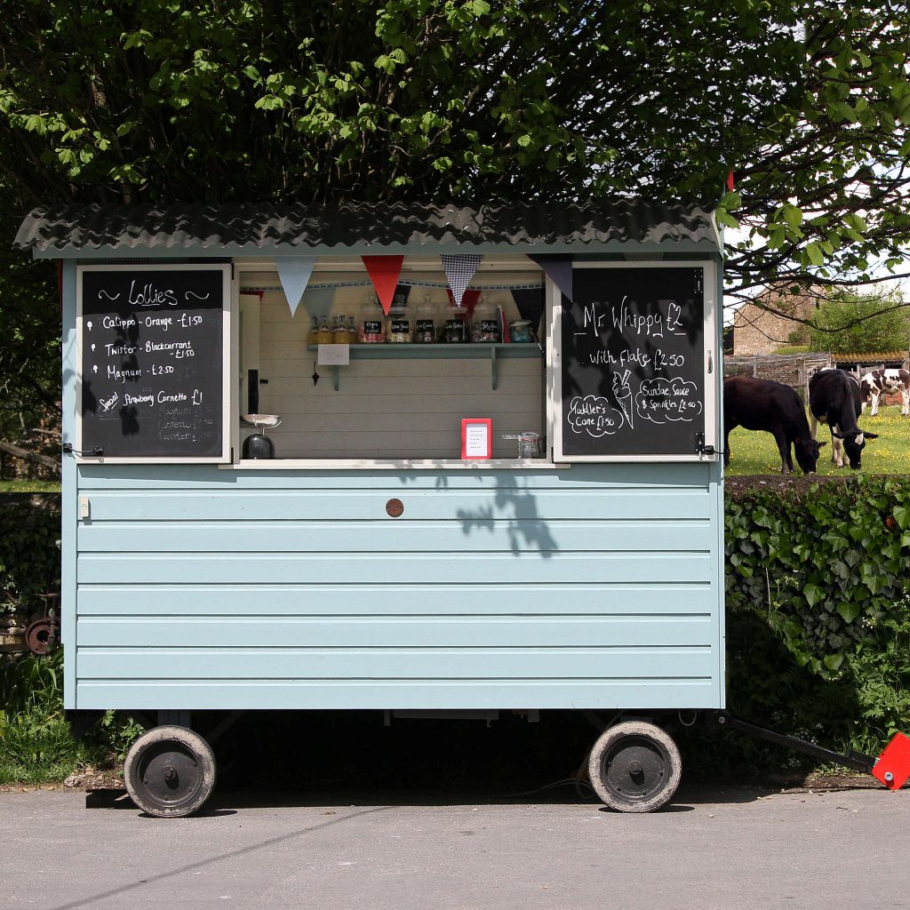 The King's Head Inn - A Cotswolds Country Pub With Outside Areas For Children