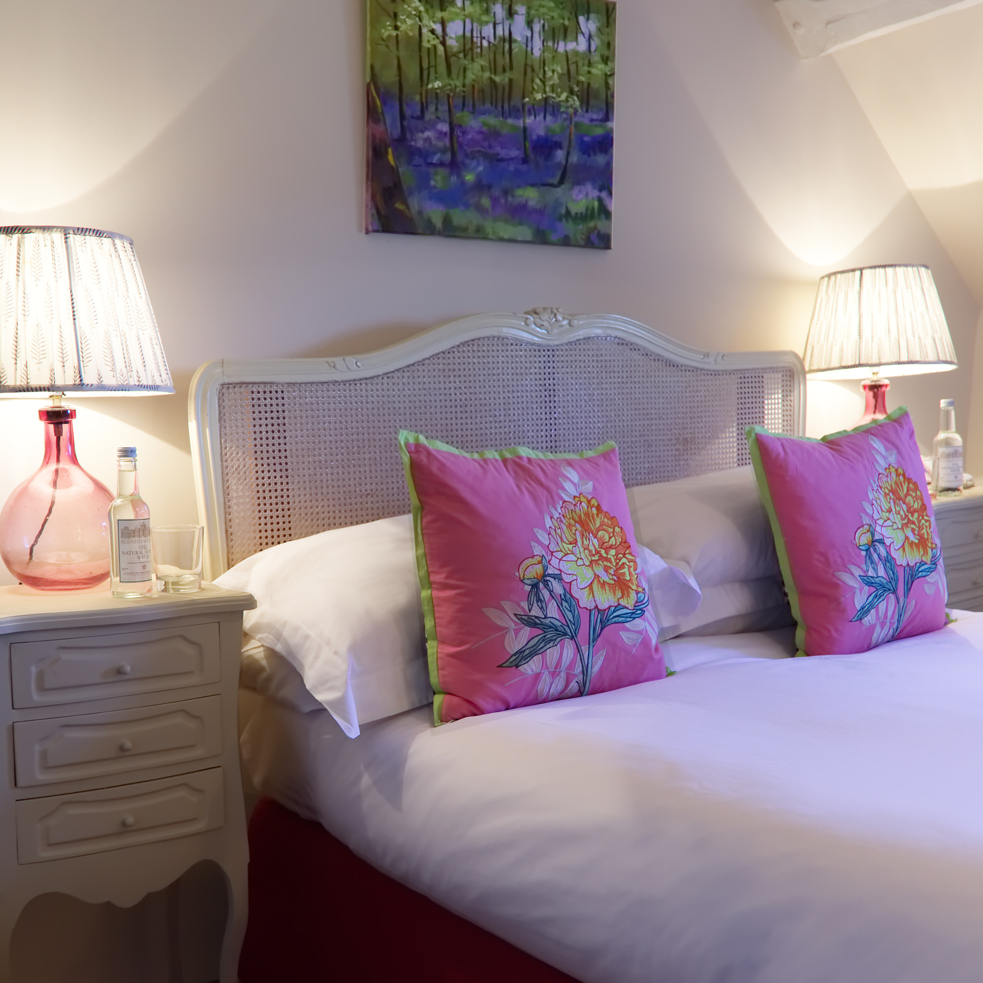 The King's Head Inn - A Characterful Cotswolds Pub Bedroom