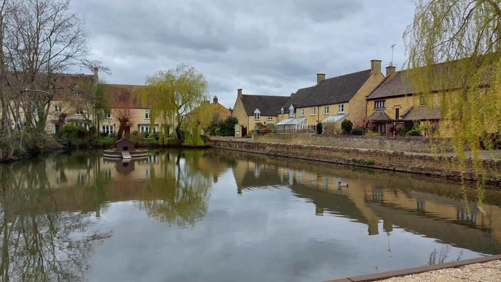 Moreton-In-Marsh-duck-pond
