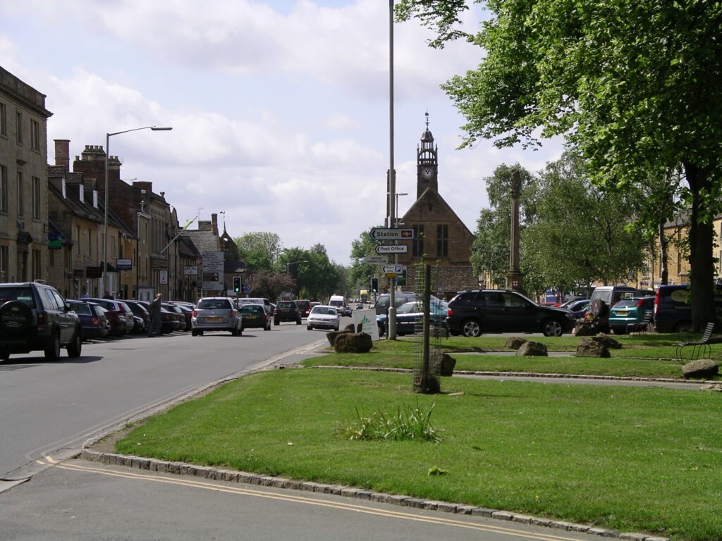 Moreton-in-marsh_high_street